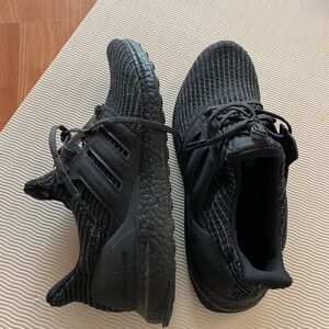 Men's Black Running Shoes